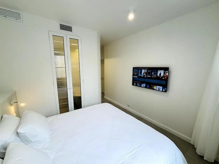 Apartment Maison Lyo - Luxueuse Suite - King Size & Baignoire Cannes France